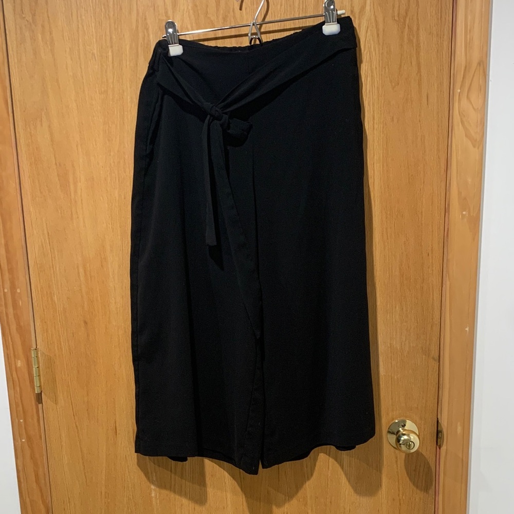 Zara black tie-belt culotte pants